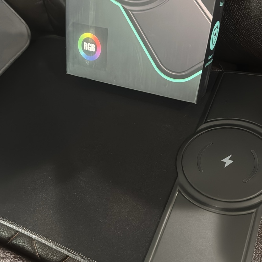 Wireless Charging Mouse Pad 15W Used in a good condition - Picture 4 of 4